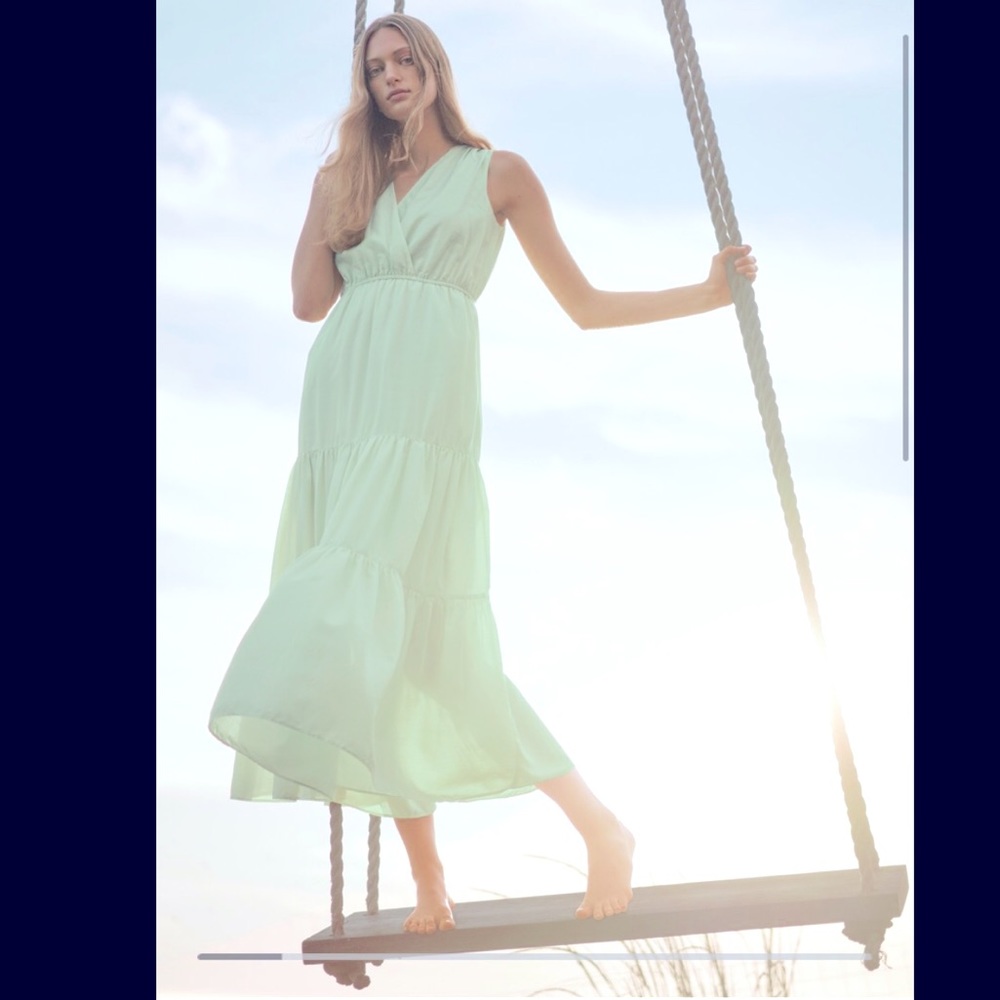 Host Pick! Banana republic factory tinker bell maxi dress HP!🧚